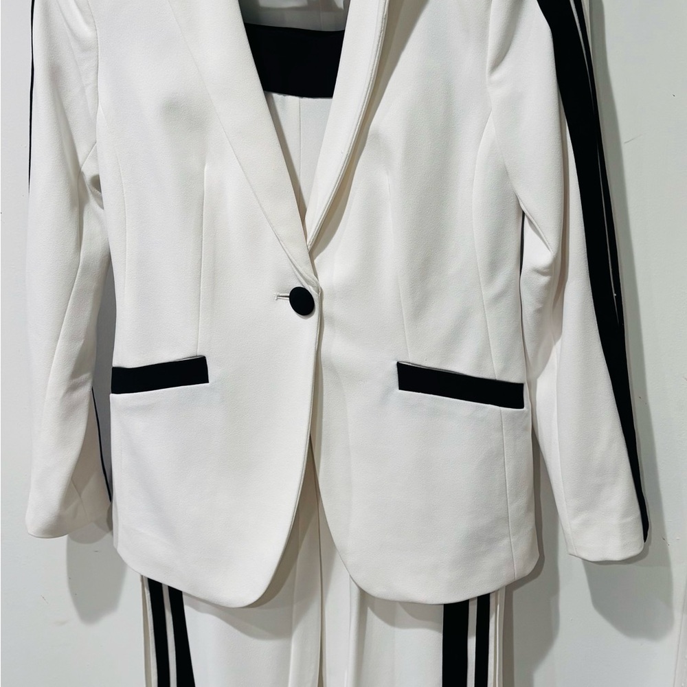 INC International Concepts White Blazer with Black Trim